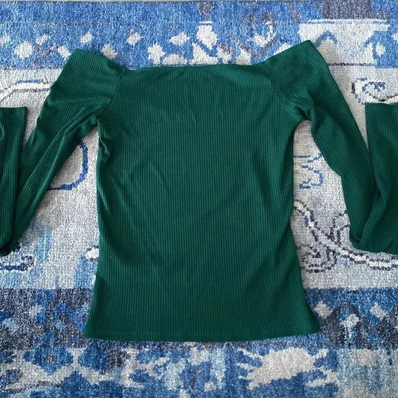 Reformation off shoulder long sleeve top - Picture 4 of 6